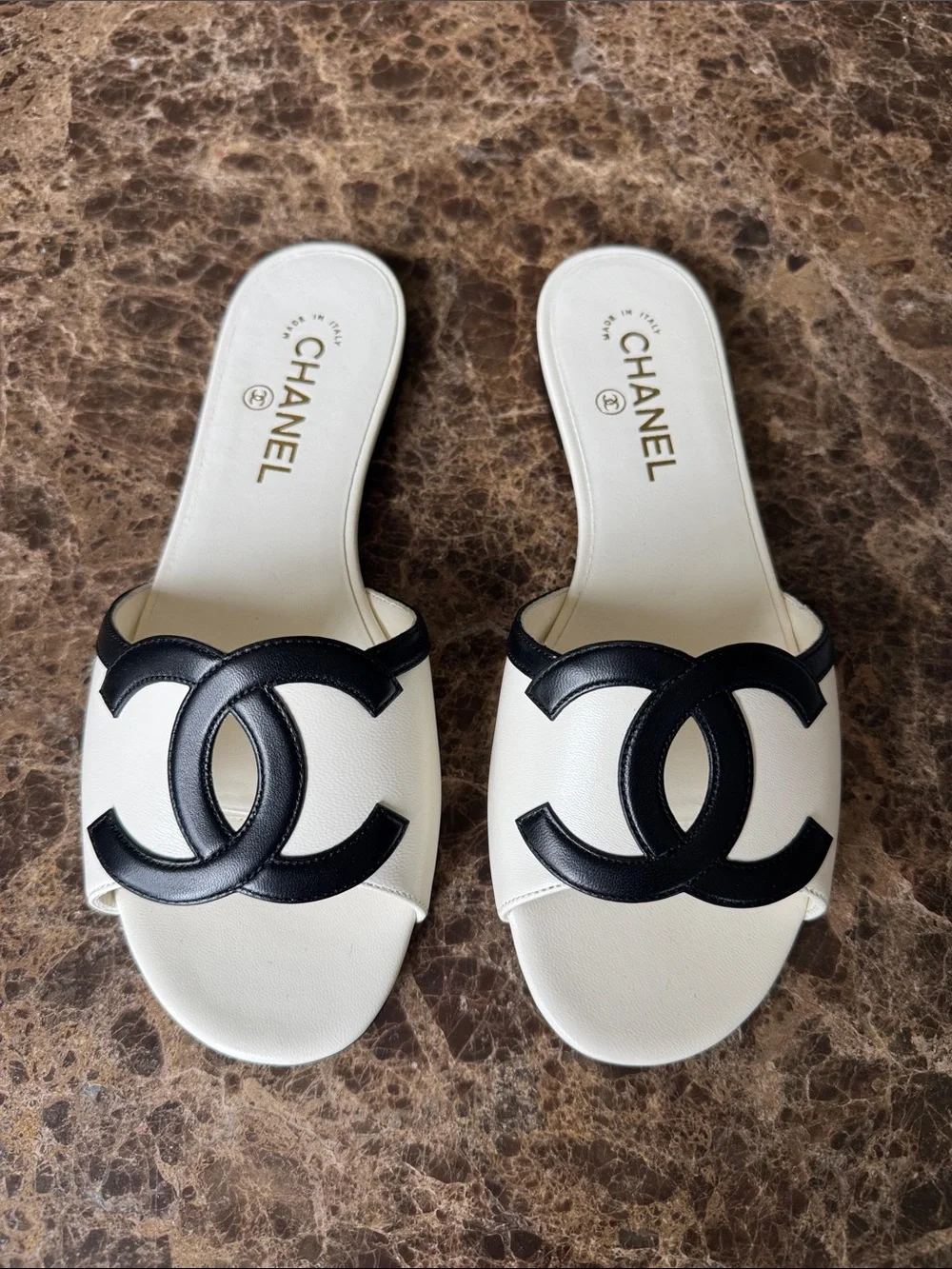 Chanel 26s ivory black logo slides sandals flats sz 39